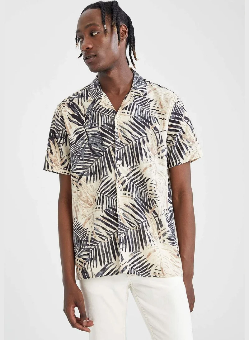 ديفاكتو Man Regular Fit Apache Neck Woven Short Sleeve Shirt