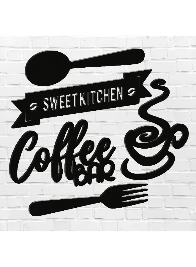 ديكور جداري خشبي عالي الجودة للمطبخ فن جداري للمطبخ بكلمة "Sweet Kitchen, Coffee Bar" مصنوع من خشب MDF الإسباني، باللون الأسود، بسماكة 6 ملم. يتميز بتصميم ثلاثي الأبعاد عصري وأنيق، مزوّد بشريط لاصق مزدوج الوجه لسهولة التركيب. جاهز للتثبيت فورًا ويمنح مطبخك لمسة فنية راقية. - Image 1