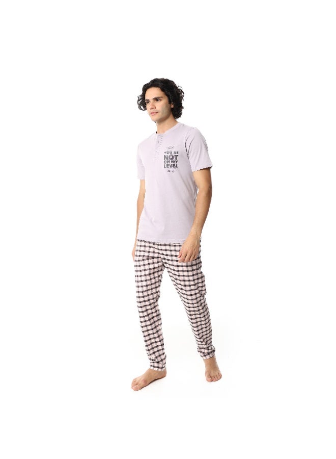 ريد قطن طقم بيجامة رجالي من القطن - تي شيرت هنلي لافندر مع بنطلون كاروه أسود وأبيض - Image 2