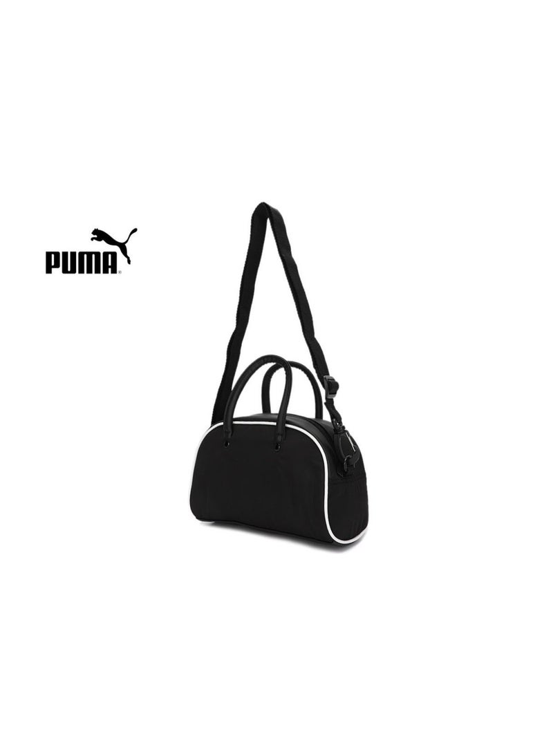 PUMA حقيبة يد رياضية صغيرة من بومّا باللون الأسود (مع تفاصيل مخططة بيضاء + حزامين لحمل مزدوجين) - Image 2