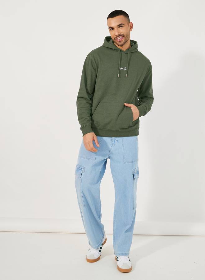 ستايلي هودي تيري بقصة مريحة وكتابة مُطرّزة - Image 2