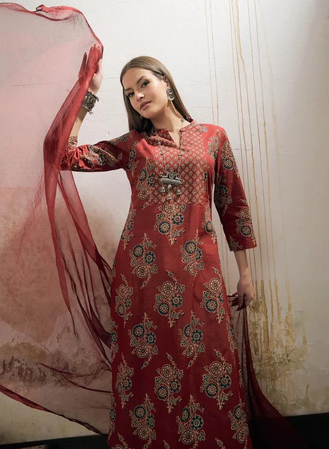 ساسافراس طقم كورتا ساسافراس مارون مزهر مستقيم مع بنطلون ضيق ودوباتا