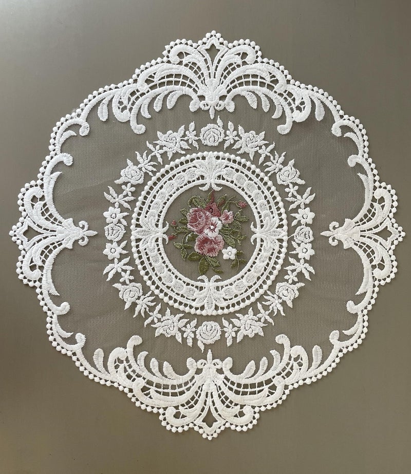 BUYSK 4 Pieces Retro Lace Placemats, Embroidered Cup Mats Table Mats, French Crochet Doilies, White (bonquet in Circle) - Image 1