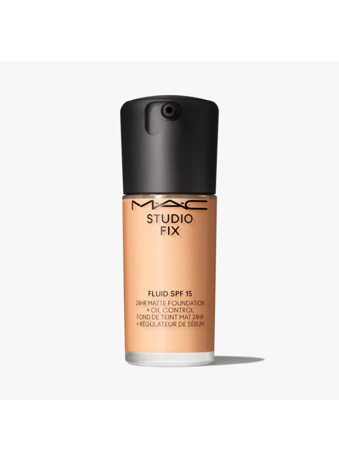 MAC Cosmetics Studio Fix Fluid SPF 15 24HR Matte Foundation + Oil Control NC18 - Image 1