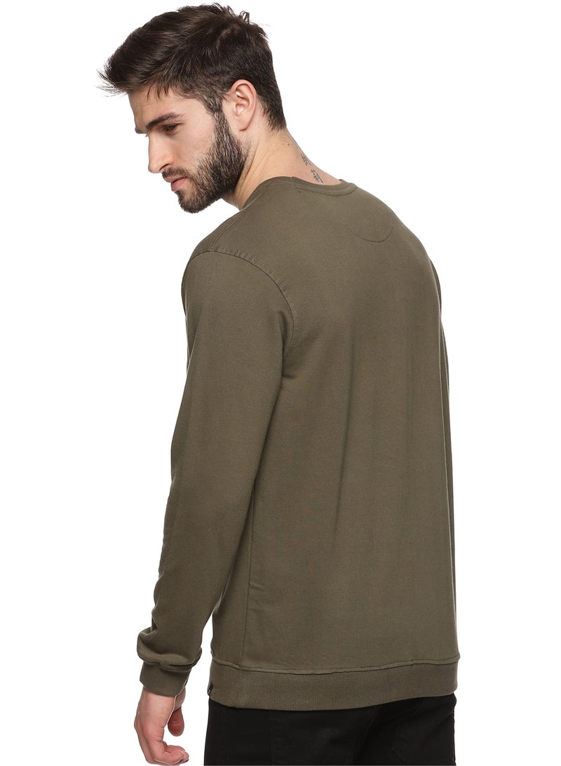ملابس RSO سويت شيرت من القطن الفاخر بأكمام طويلة باللون الأخضر الزيتوني - Image 2
