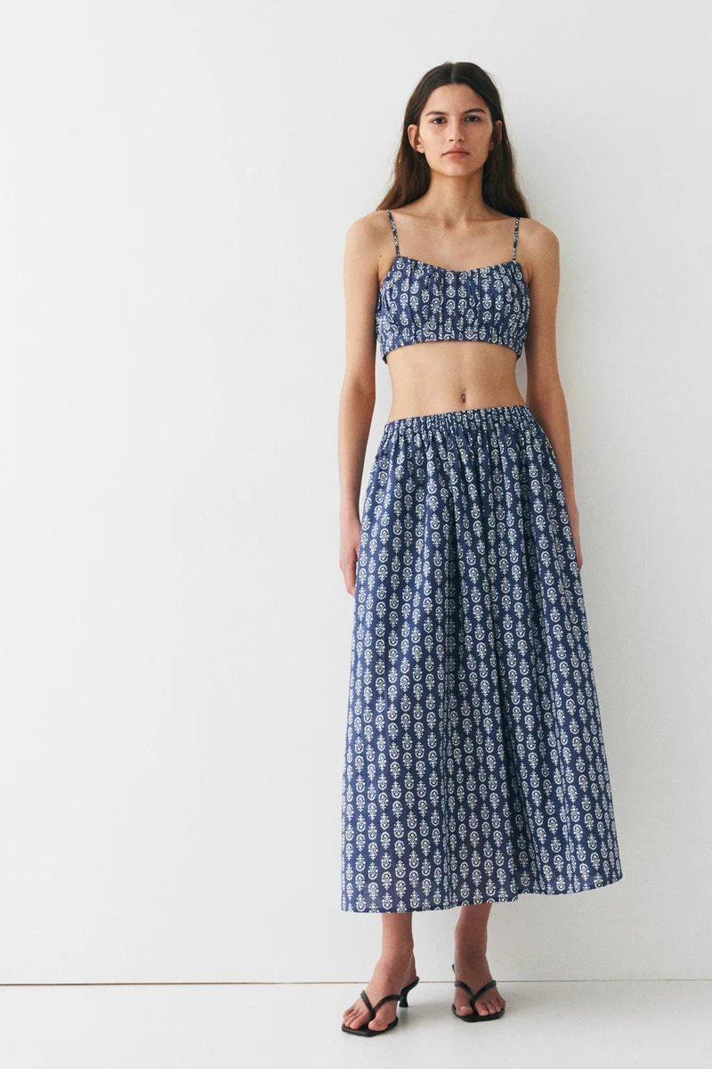 اتش اند ام تنورة ماكسي بحافة واسعة