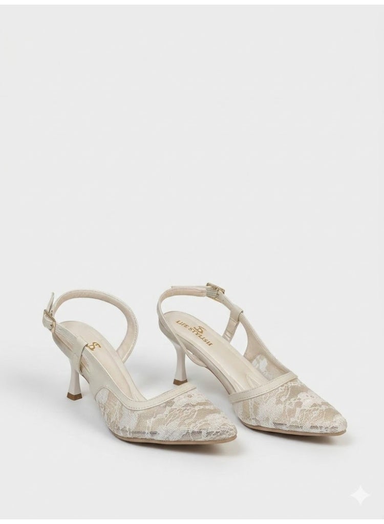 لايف ستيلاش  أحذية كعب دانتيل مع إبزيم F-611 - بيج - Image 2