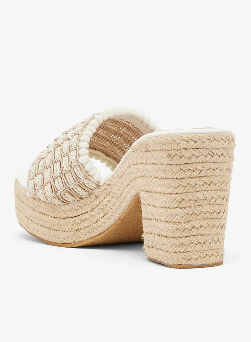 جينجر صنادل بكعب إسفيني