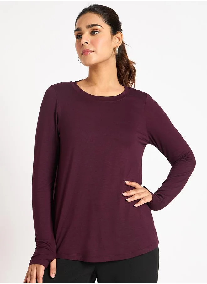 فيميلا Solid Knit Round Neck T-Shirt with Thumbhole Detail by Styli