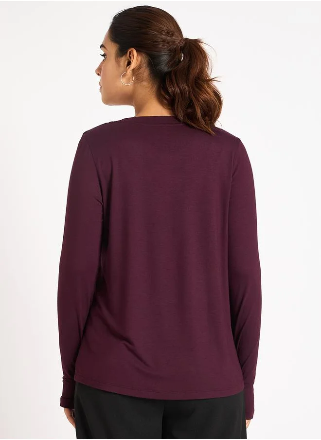فيميلا Solid Knit Round Neck T-Shirt with Thumbhole Detail by Styli