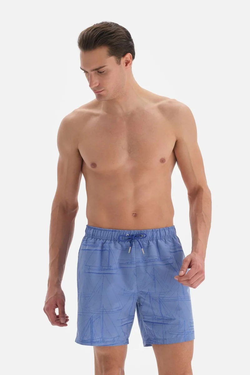 dagi Mountain Indigo Sailing Desk. Medium Shorts