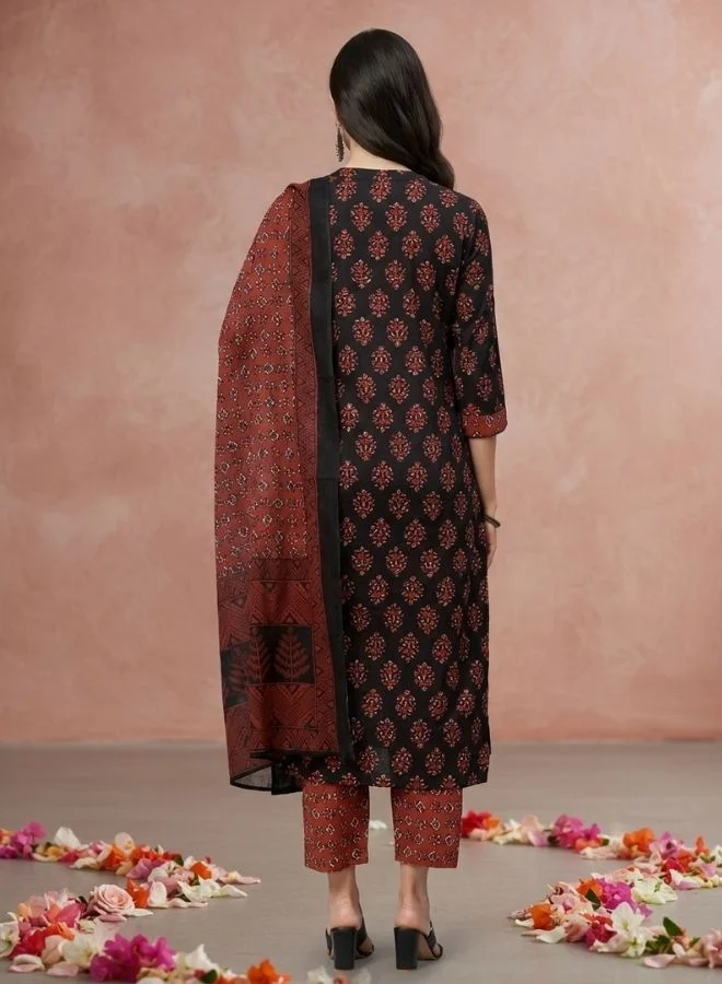 Yuris  Yuris Women Black  Maroon Cotton Ethnic Motif Block Print Kurta with Trousers  Dupatta for Women | Best Price UAE