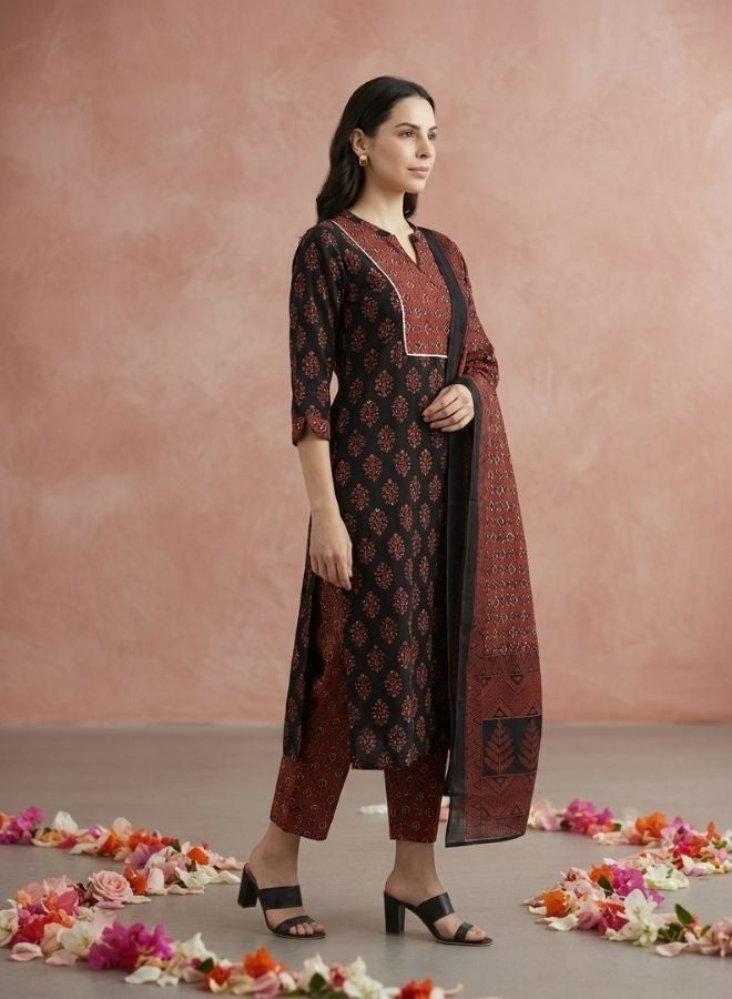 Yuris Women Black  Maroon Cotton Ethnic Motif Block Print Kurta with Trousers  Dupatta - Image 4