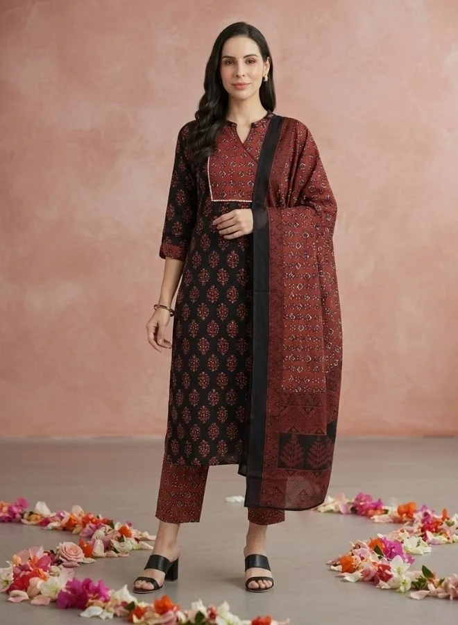 Yuris Yuris Women Black  Maroon Cotton Ethnic Motif Block Print Kurta with Trousers  Dupatta