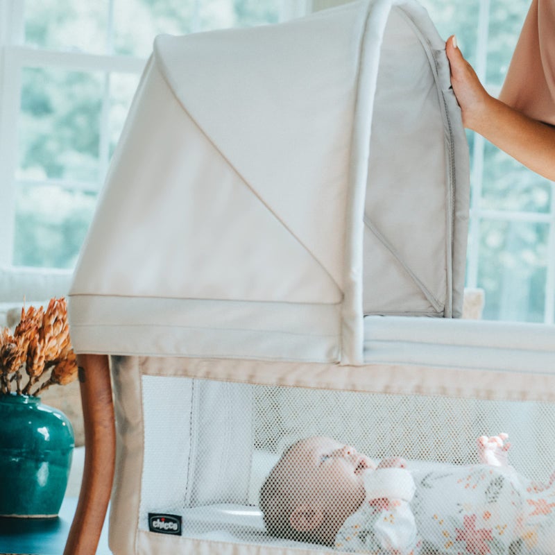 Chicco LullaGo Anywhere LE Portable Bassinet with Canopy, Waterproof Mattress and Fitted Sheet, Travel Bassinet for Baby Includes Carry Bag, Serene/Beige - Image 4