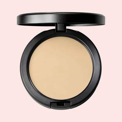 ماك كوزمتيكس Studio Fix Powder Plus Foundation - NC12
