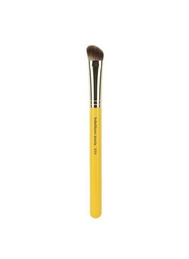 Bdellium Tools Professional Makeup Brush Studio Series Slanted Detailer 939  - Image 2