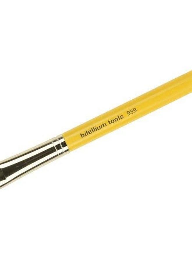 Bdellium Tools Professional Makeup Brush Studio Series Slanted Detailer 939  - Image 4