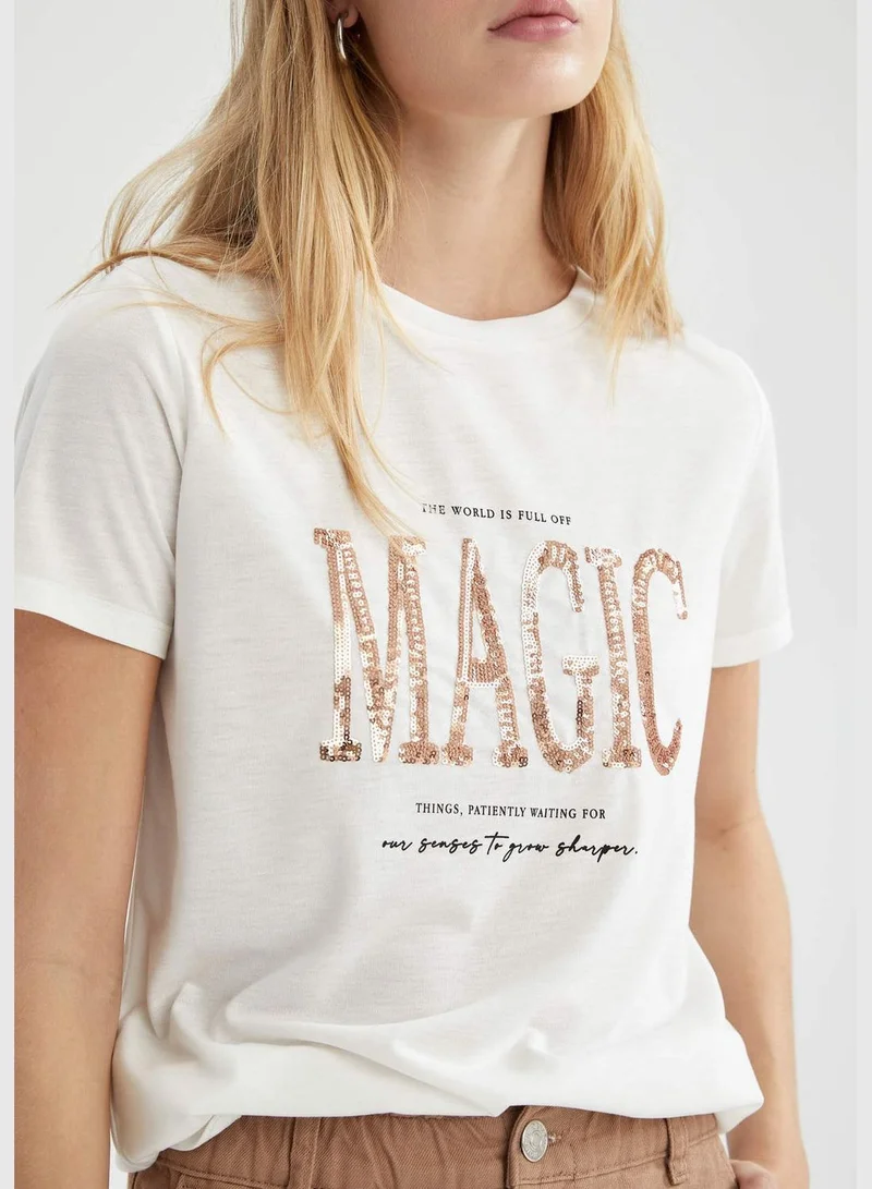 ديفاكتو Regular Fit Short Sleeve Slogan Print T-Shirt