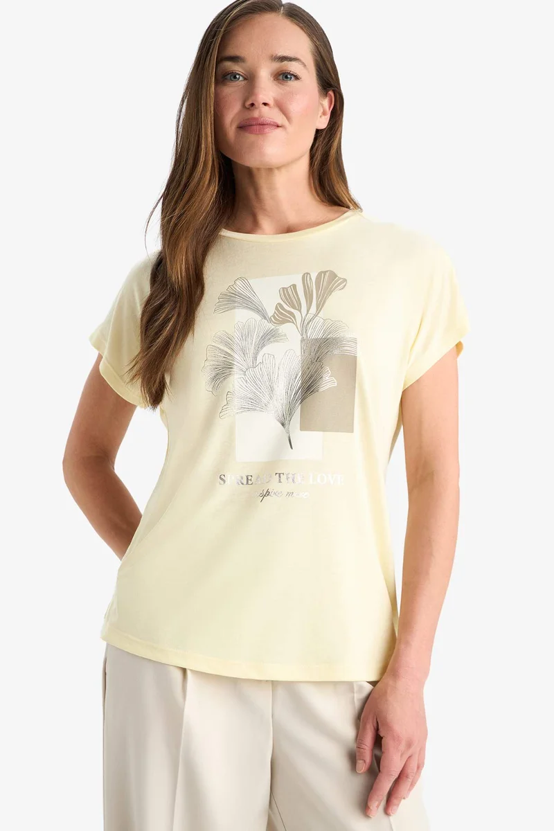 ديفاكتو Regular Fit Crew Neck Short Sleeve T-Shirt