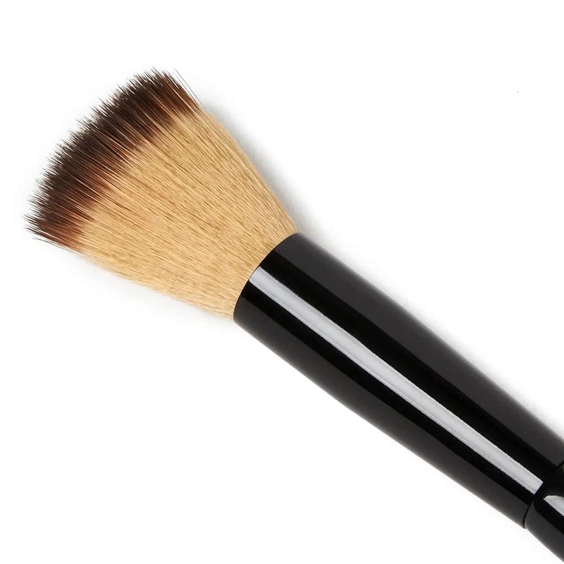 Illamasqua Foundation Brush - Image 3
