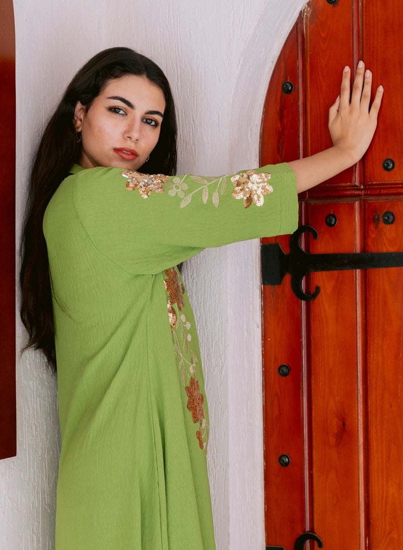 Plain jalabiya with Traner embroidery  - Image 4
