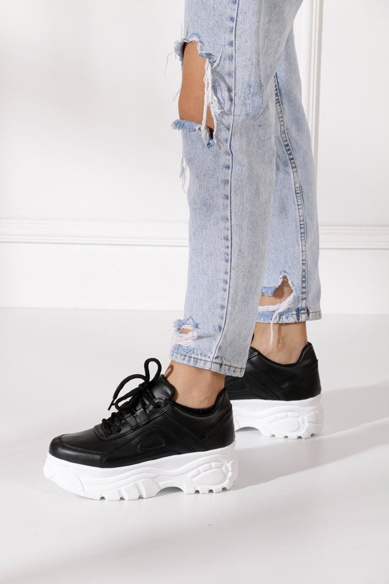 İmershoes أحذية رياضية نسائية يومية بكعب عالٍ 6 سم سنيكر أسود - أبيض - بيج - جلد لامع - جلد سويدي 001  - Image 1