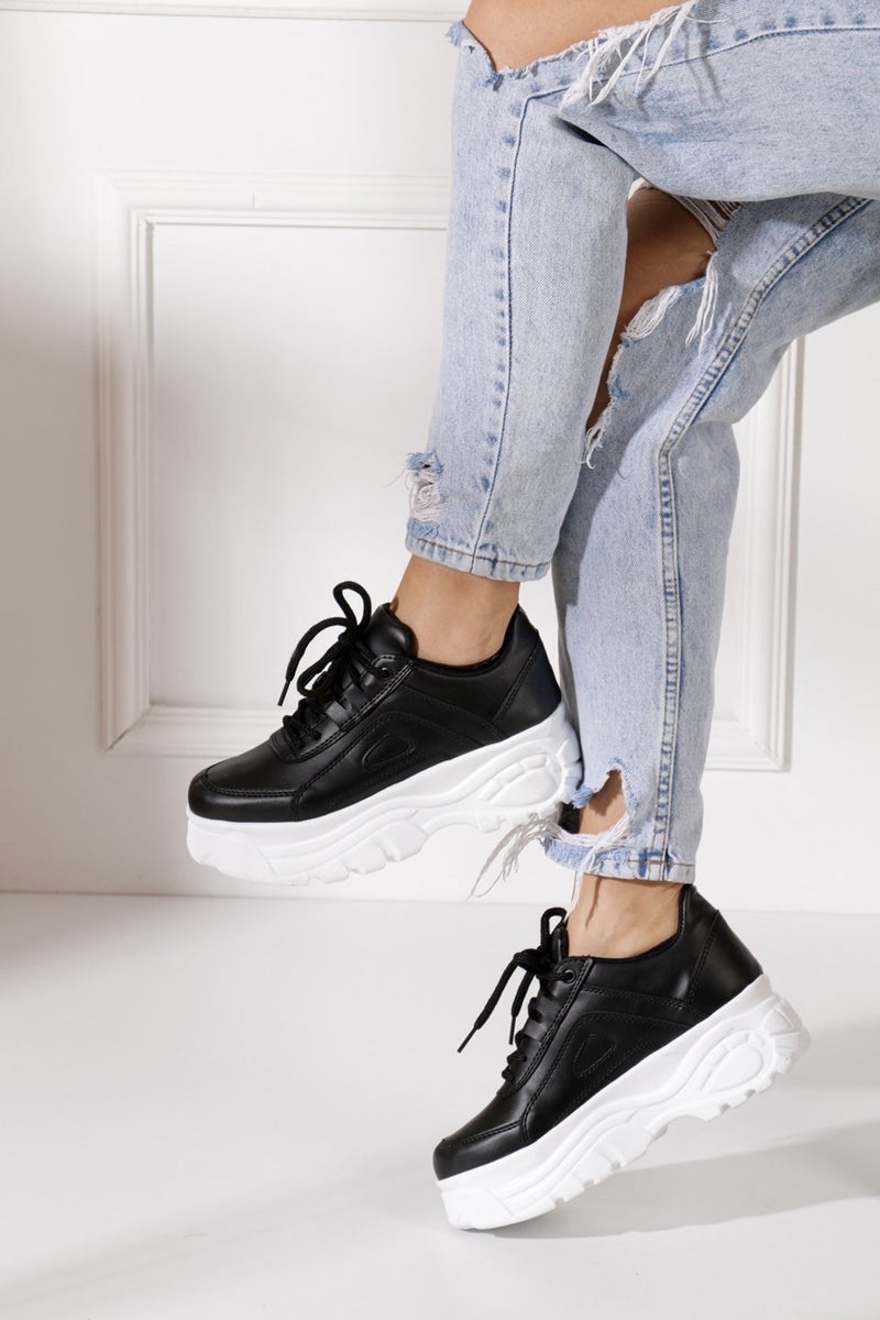 İmershoes أحذية رياضية نسائية يومية بكعب عالٍ 6 سم سنيكر أسود - أبيض - بيج - جلد لامع - جلد سويدي 001  - Image 4
