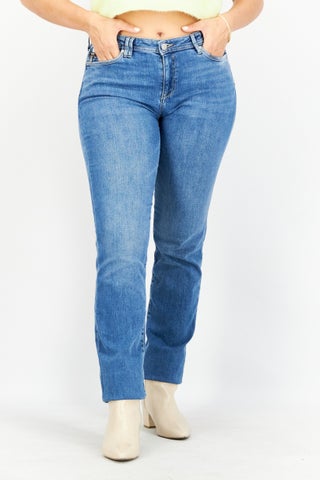 Women Straight Fit Washed Stretchable Jeans, Blue - pzsku/Z358EE3793BF30E0D4EAFZ/45/1746217251/fc2933d7-1808-4c3f-9057-cd2f24387efd