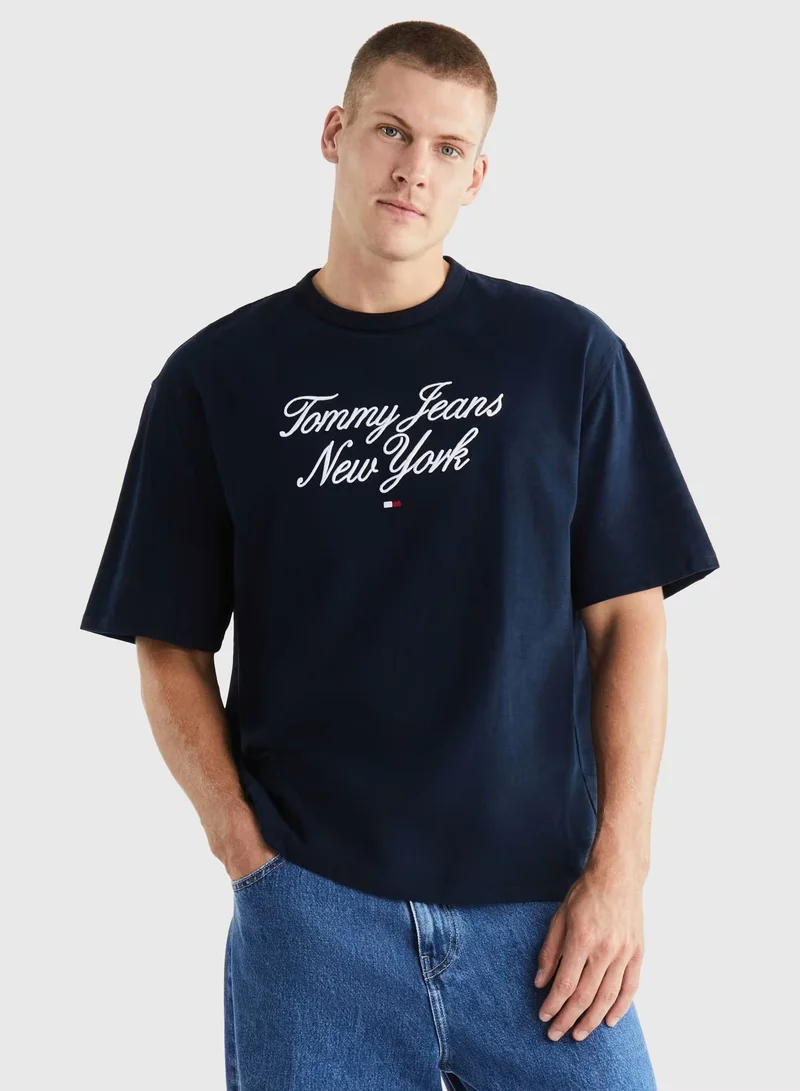 تومي هيلفيغر Oversized Luxe Serif NY Tee