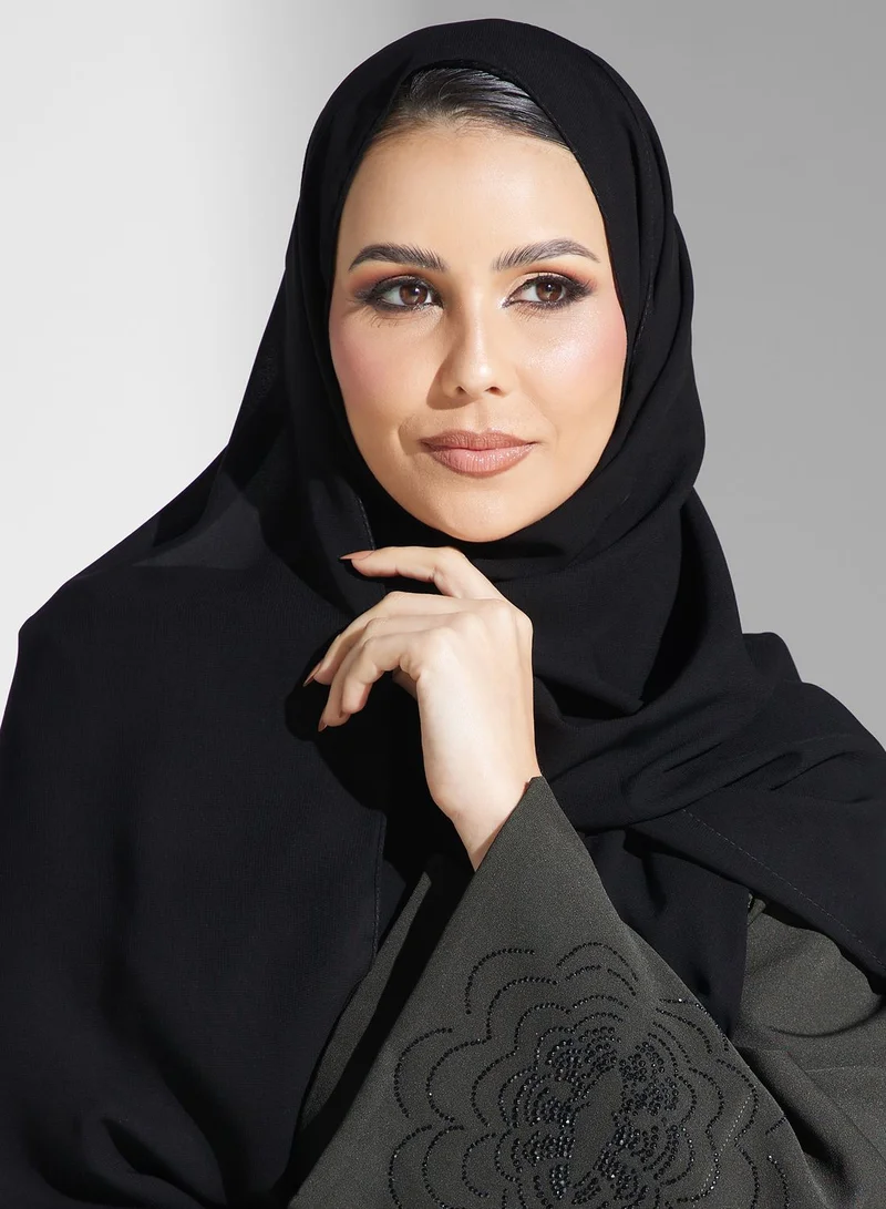 hayas closet Embellished Flared Sleeve Abaya