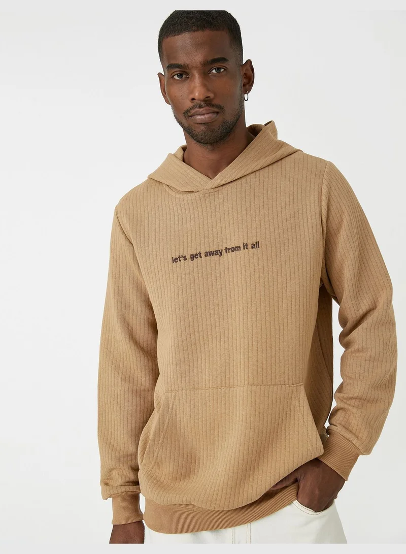 كوتون Slogan Embroidered Hoodie Pocket Detail