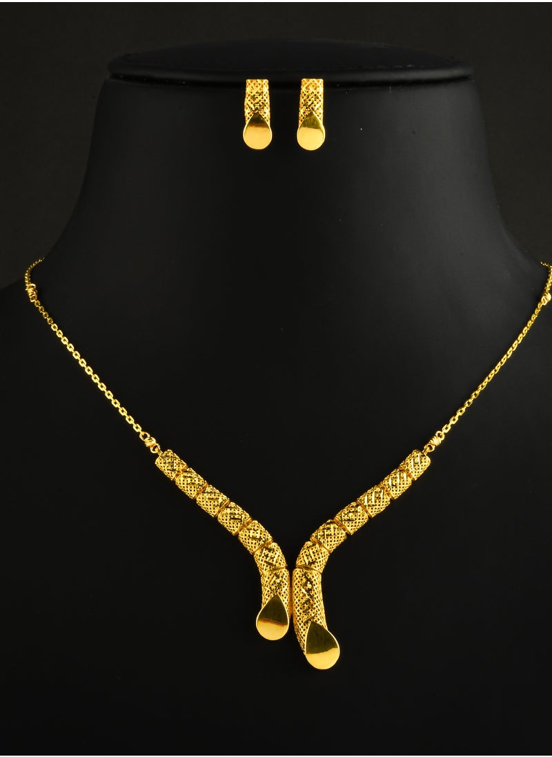 BAFLEH JEWELLERY Unveil the Charm of Subtle Sophistication with Bafleh’s Lightweight 22kt Gold Necklace Set – Perfect for Every Occasio 
