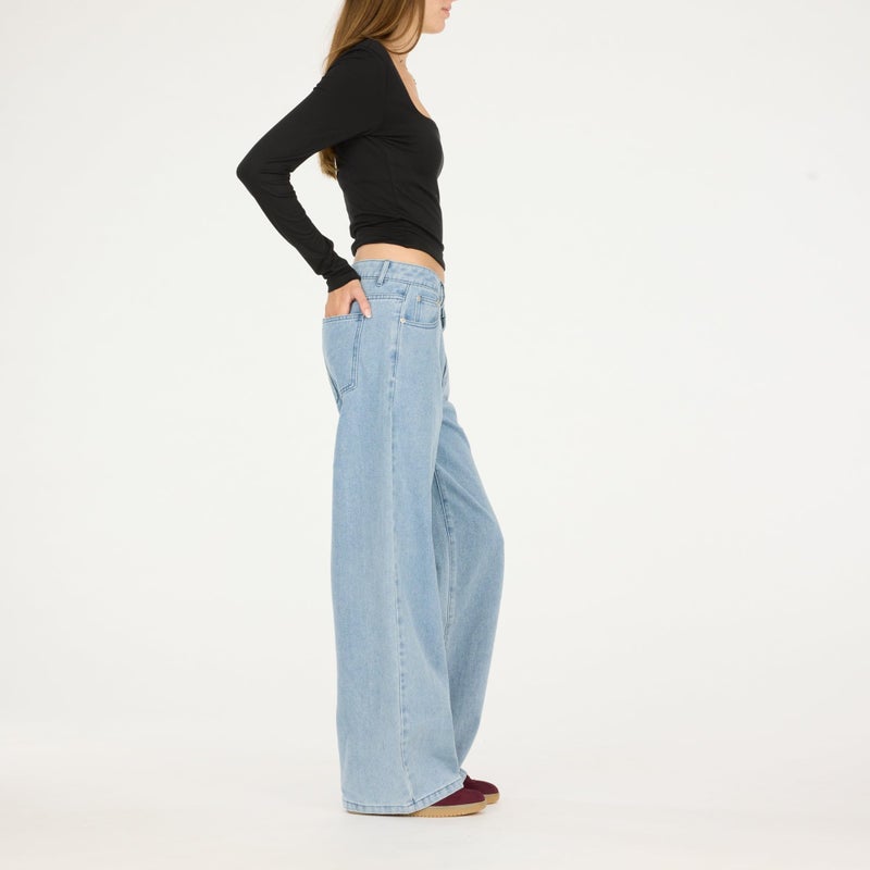 Forever 21 Womenâ€™s Wide-Leg Jeans â€“ Relaxed Fit Light Wash Denim Pants, High-Rise Classic 5-Pocket, Light Blue, 12 - Image 4