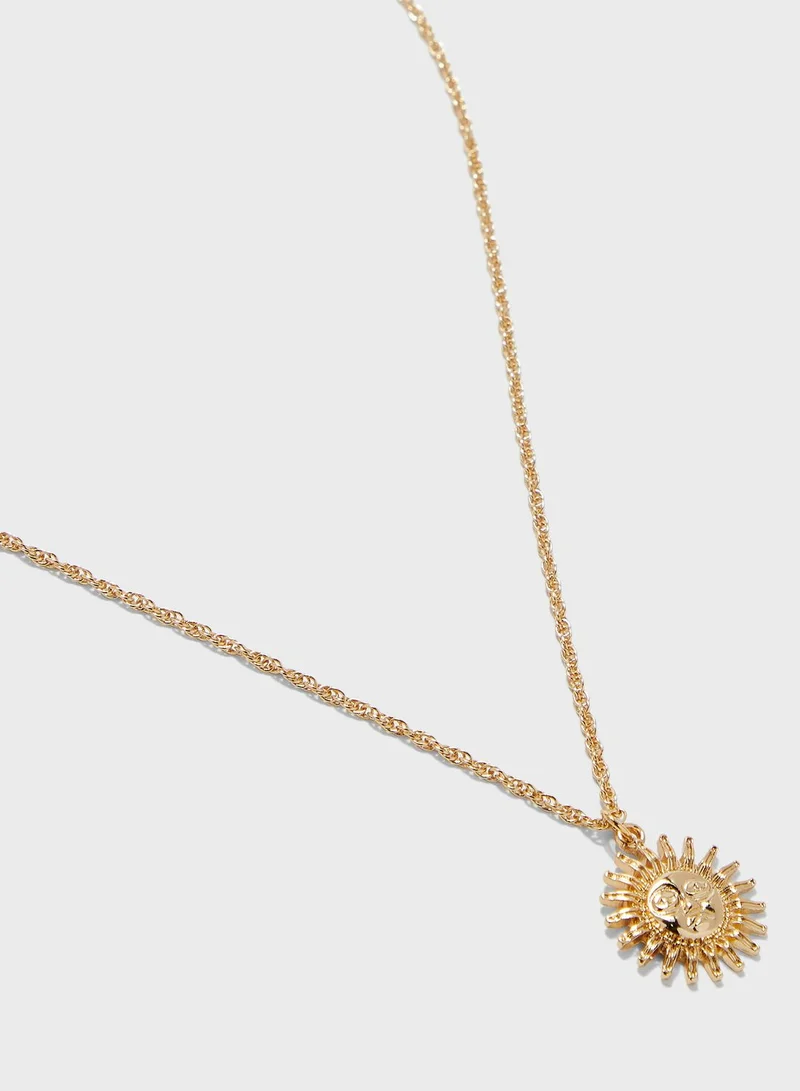 Ginger Triple Layered Chain Necklace With Sunburst Pendent