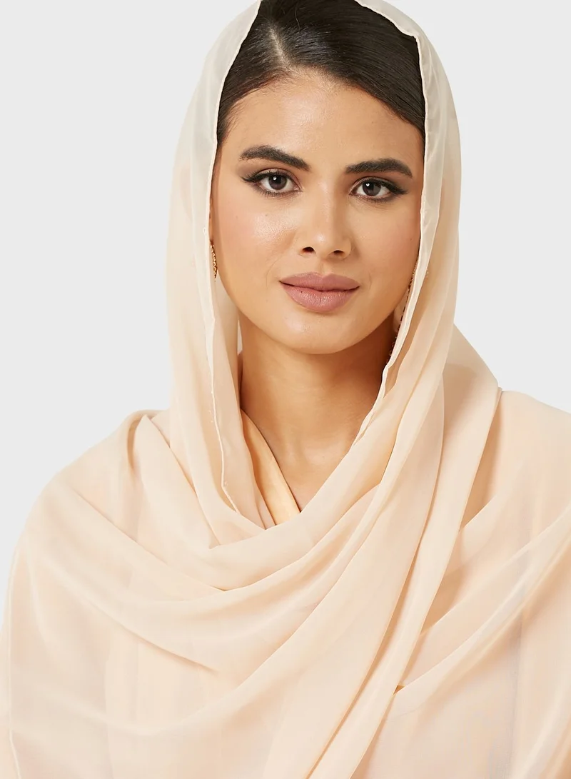 Khizana Contrast Piping Trim Detail Bisht Abaya With Sheila