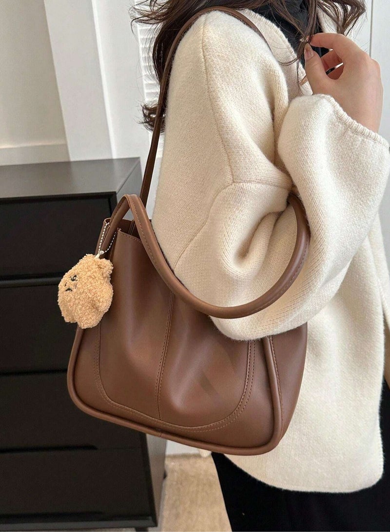 حقيبة كتف ريترو كبيرة السعة مع قلادة صغيرة، حقيبة توت كاجوال تناسب جميع الأغراض، مناسبة للعمل والمدرسة (لون القهوة)