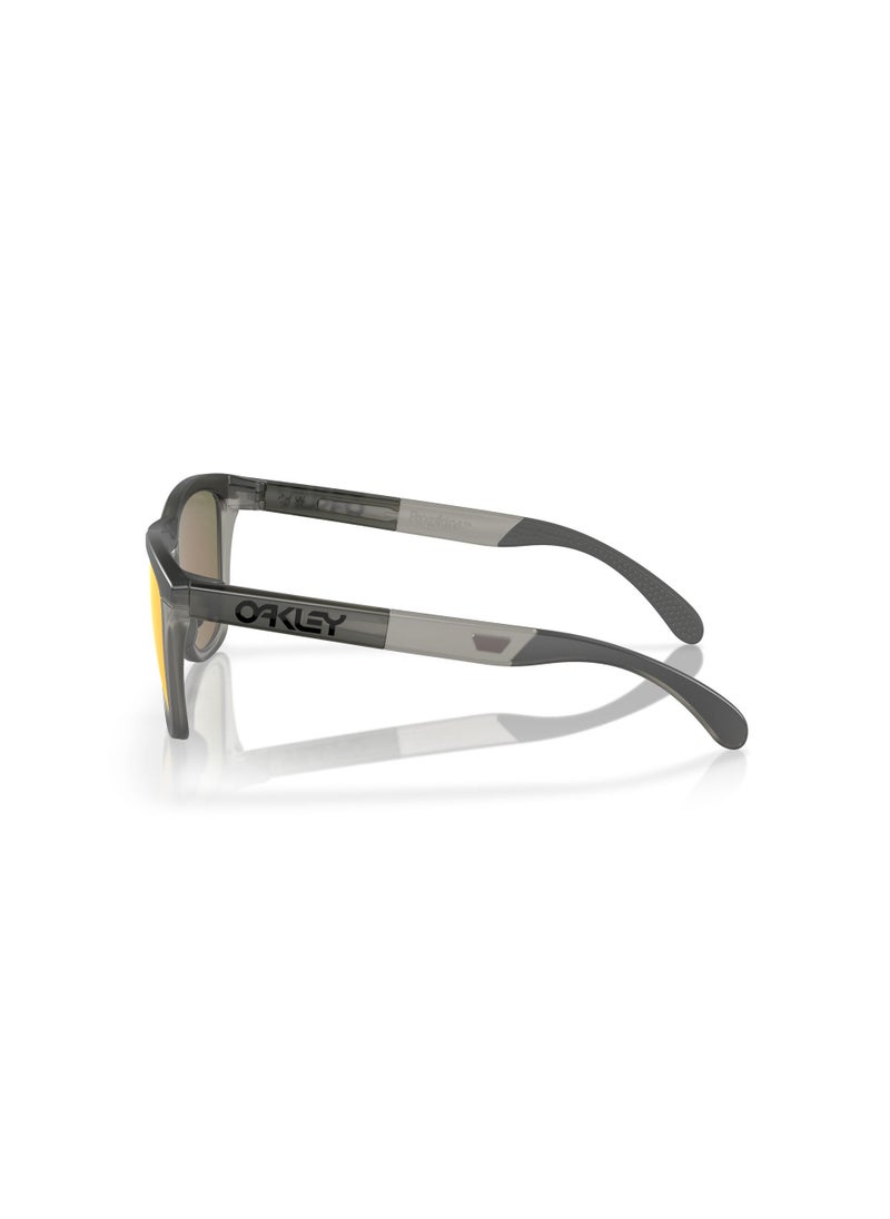 OAKLEY 0Oo9284 Round Sunglasses  - Image 5