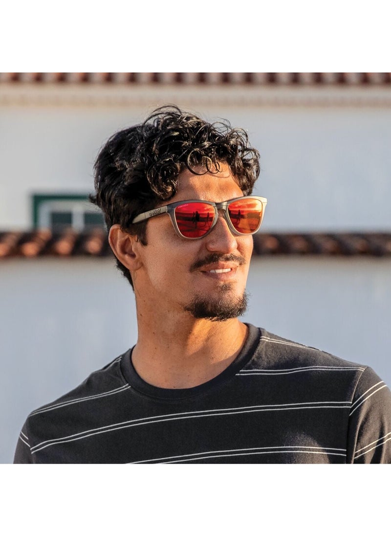 OAKLEY 0Oo9284 Round Sunglasses  - Image 4