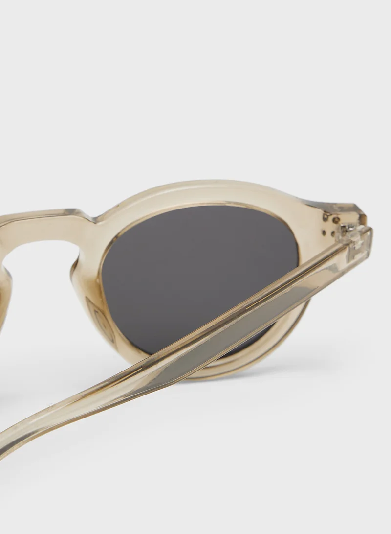 Seventy Five Casual Round Sunglasses