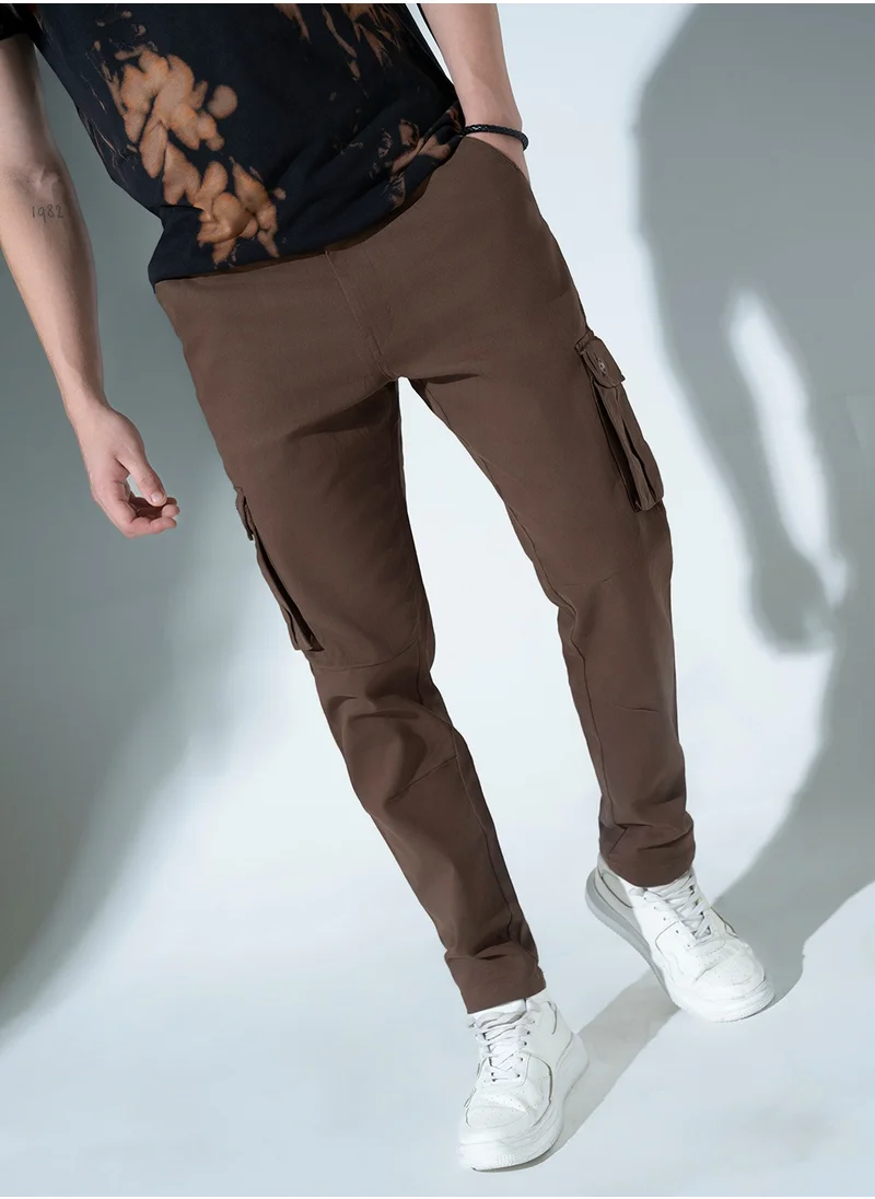 هوبرهولمي Men's Regular Fit Mid-Rise Brown Flat-Front Cargo Trousers