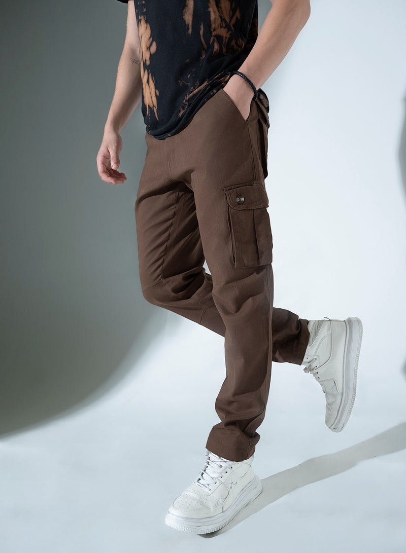 Hubberholme بنطال كارجو رجالي من القطن بقصّة Slim Fit باللون البني  - Image 5