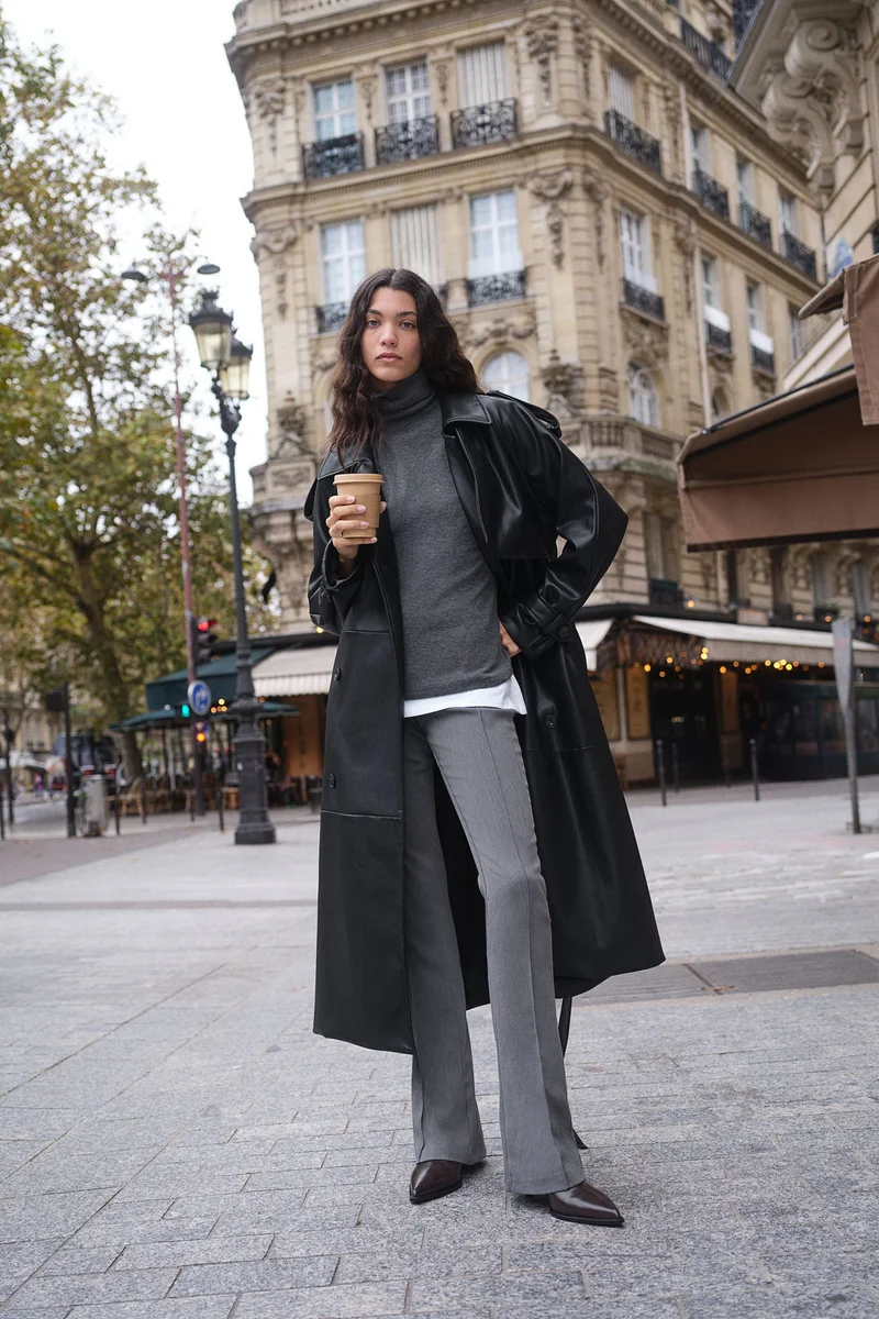 اتش اند ام بنطلون بحواف واسعة من الأسفل