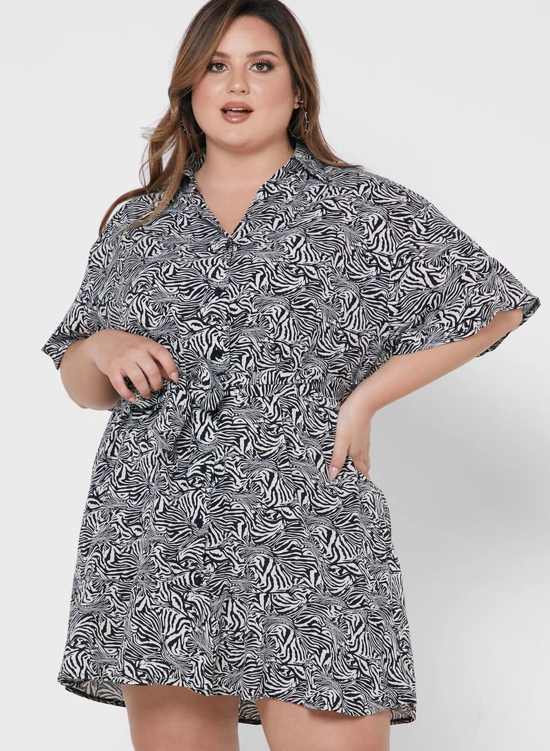 I Saw It First Curve Ruffle Hem Printed Button Detail Dress