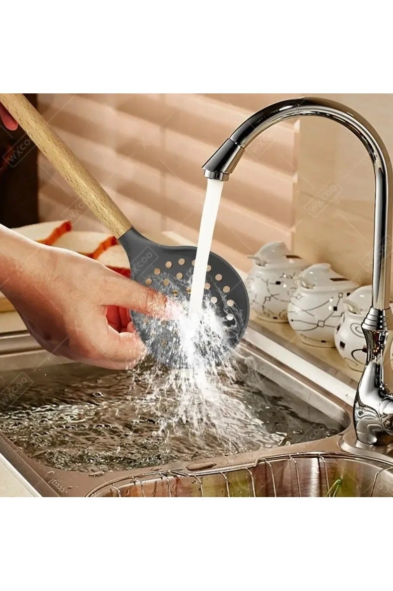 11 قطعة من أدوات الطهي مع مقابض خشبية وأدوات معدنية مقاومة للحرارة وأدوات مائدة سيليكونية ومجرفة سيليكونية ومكشطة ملعقة وإكسسوارات مطبخ - Image 5