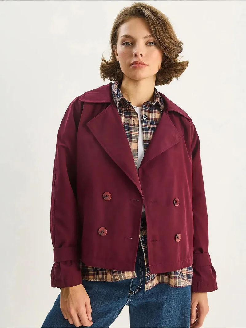 بيانكو لوتشي معطف ترنش قصير بقصة مريحة وفتحة مزدوجة من لوتشي