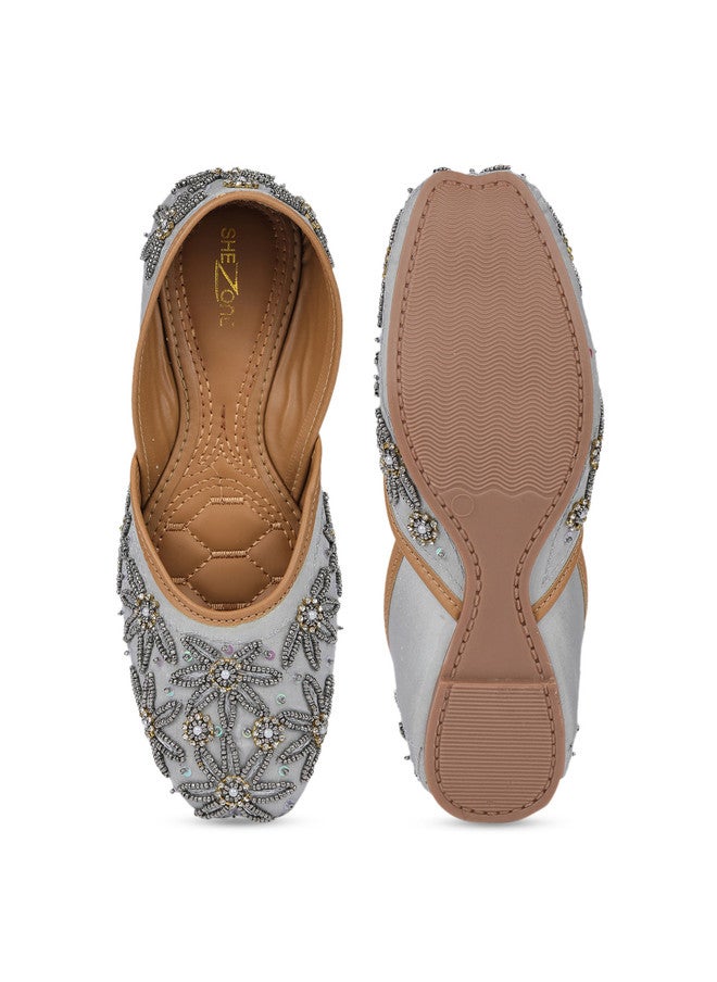 She Zone أحذية موجاريس مسطحة مزخرفة باللون الرمادي للنساء - Image 5