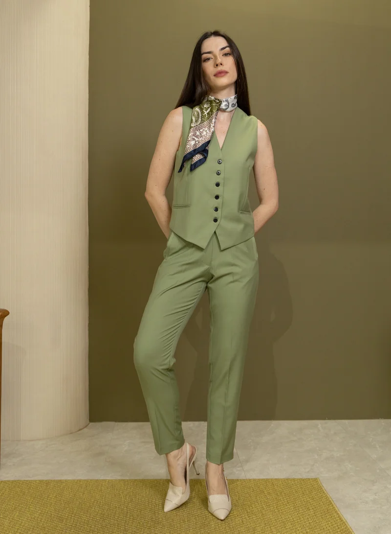 لا لي لي سترة خصر مفصلة باللون الأخضر