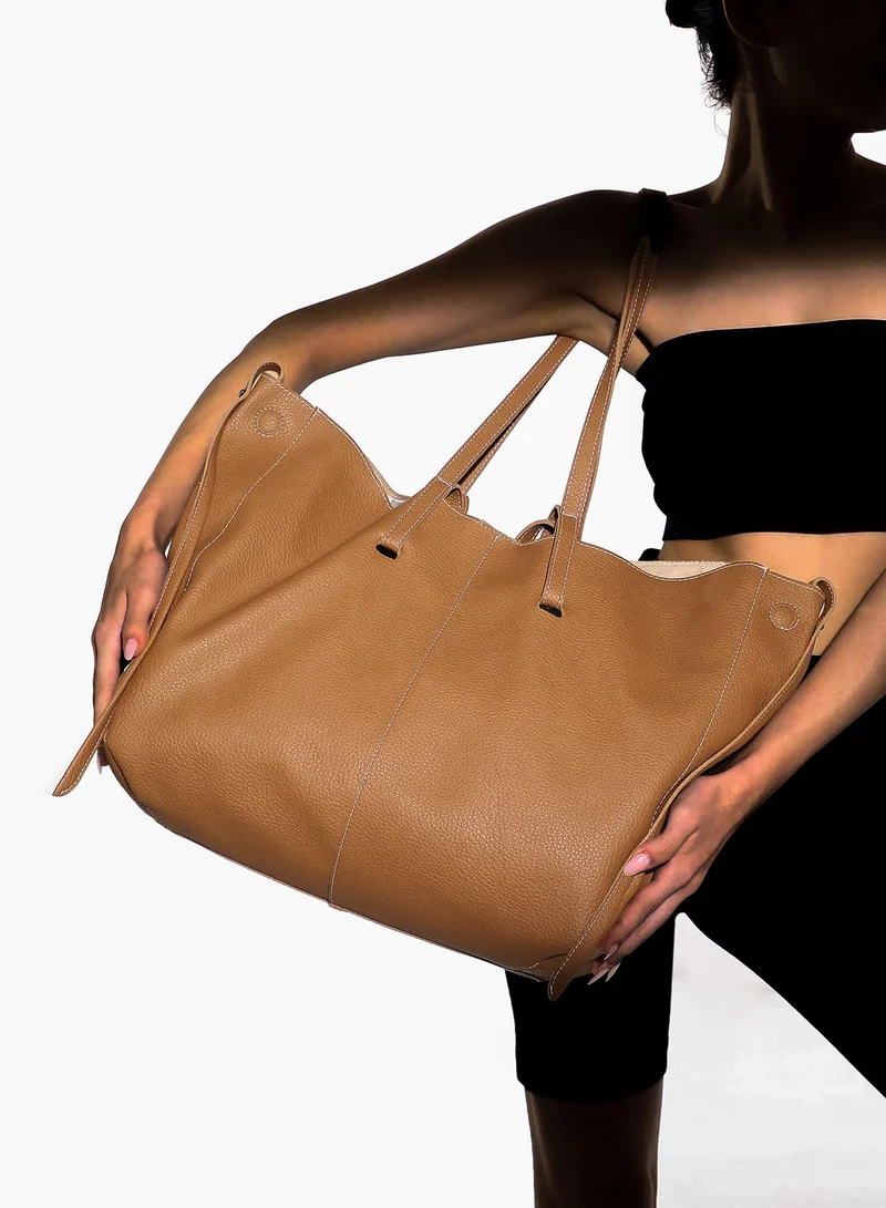 Haute Sauce Solid Zip Lock Regular Vegan Leather Hand Bag For Women