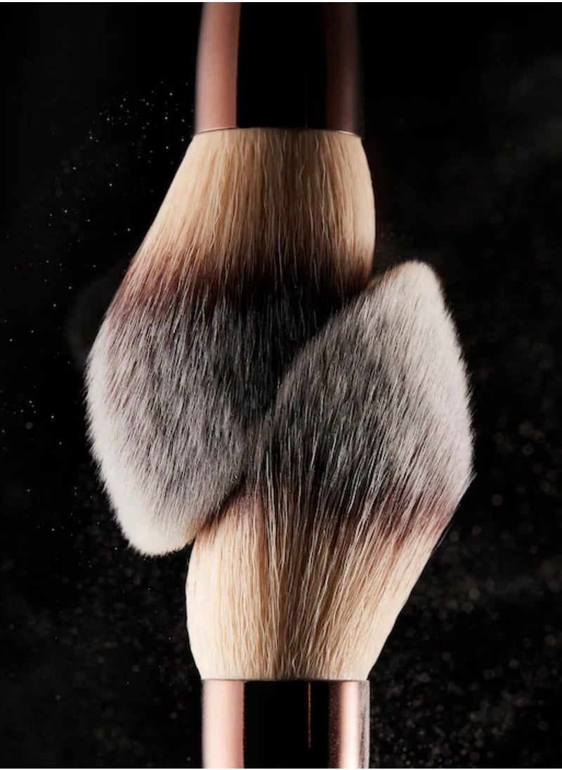 Hourglass Hourglass Veil™ Powder Brush  - Image 4